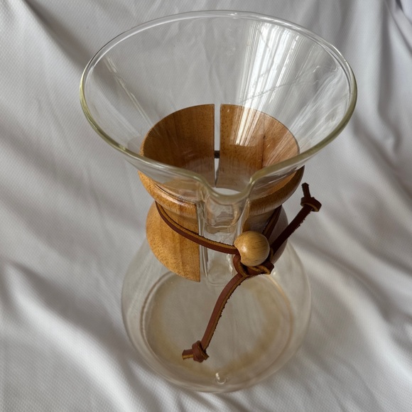 Chemex Glass Coffeemaker with Wooden Collar - Picture 2 of 3